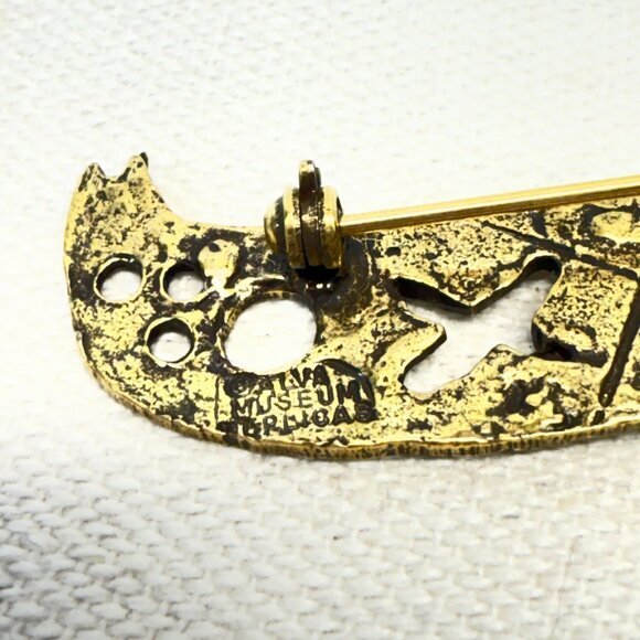 Alva Museum Replica Brooch Scimitar Sword Gold-Tone Statement 3" - Picture 7 of 8